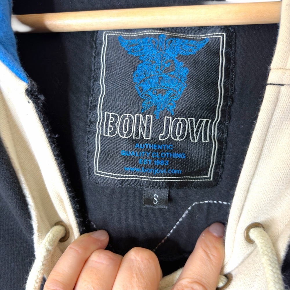 Bon Jovi ‘The Circle World Tour’ 2010-2011 Est 1983 Hoodie Hockey Jersey Hoody - Picture 7 of 10
